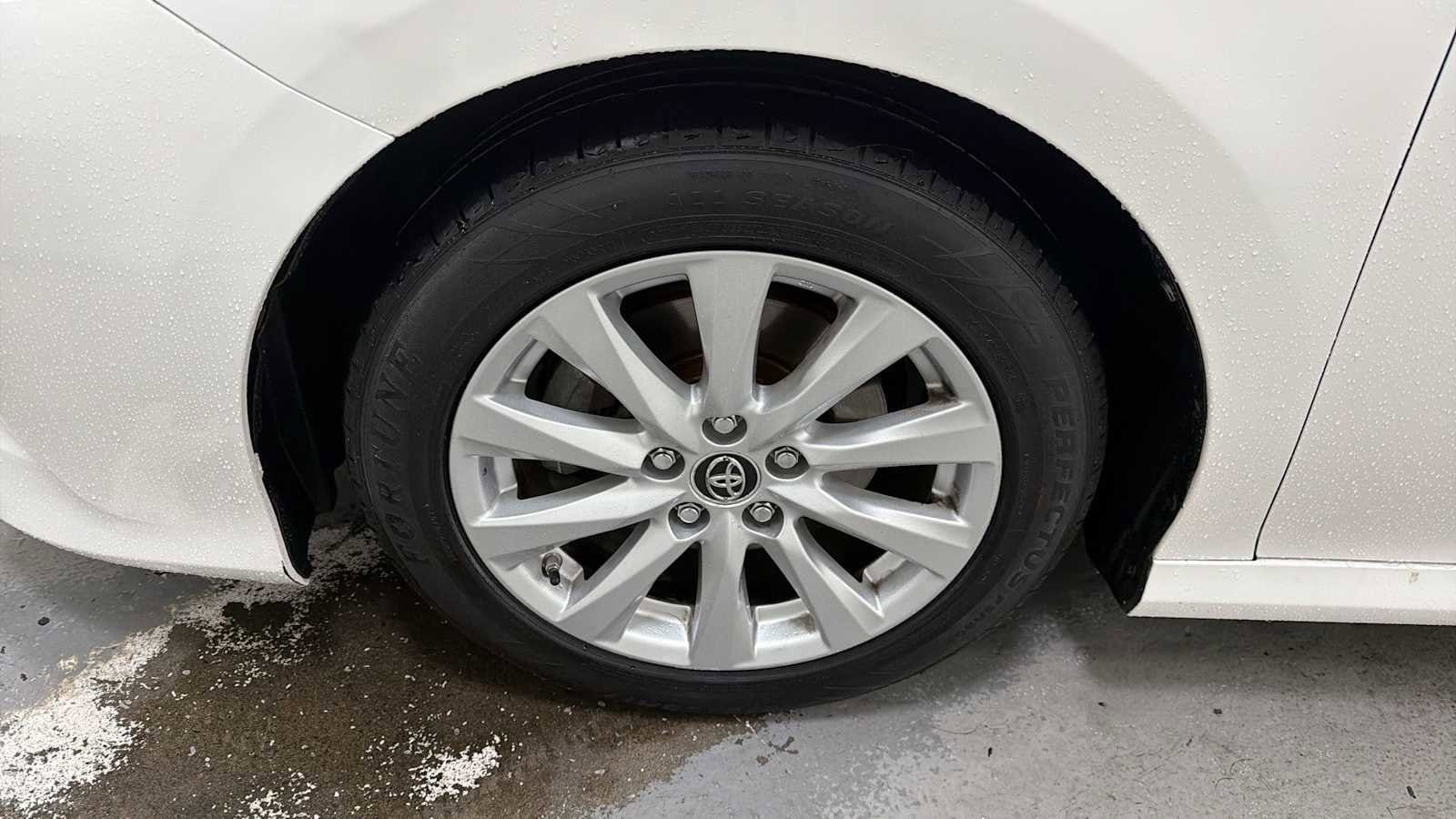 Thumbnail: 2018 Toyota Camry - 10