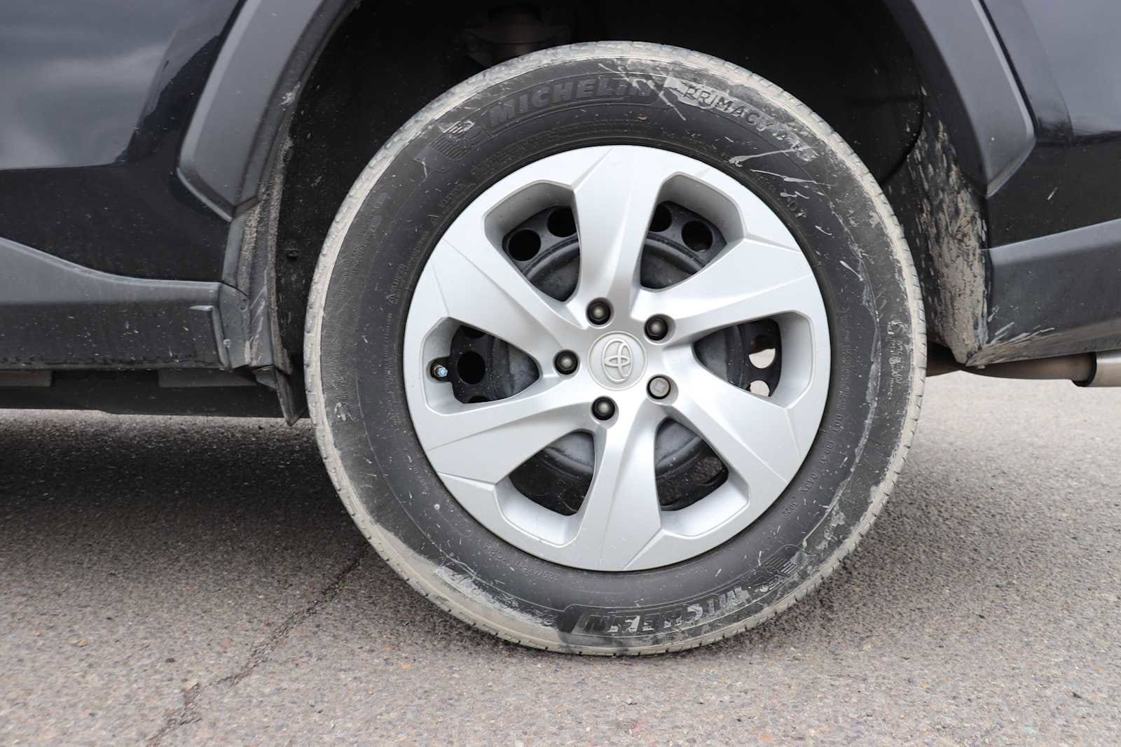 Thumbnail: 2022 Toyota RAV4 - 9