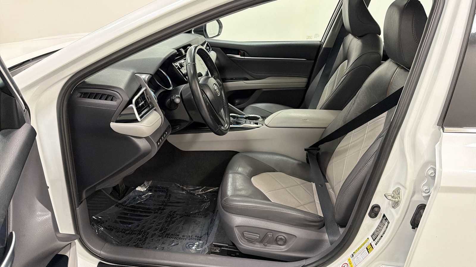 Thumbnail: 2018 Toyota Camry - 13