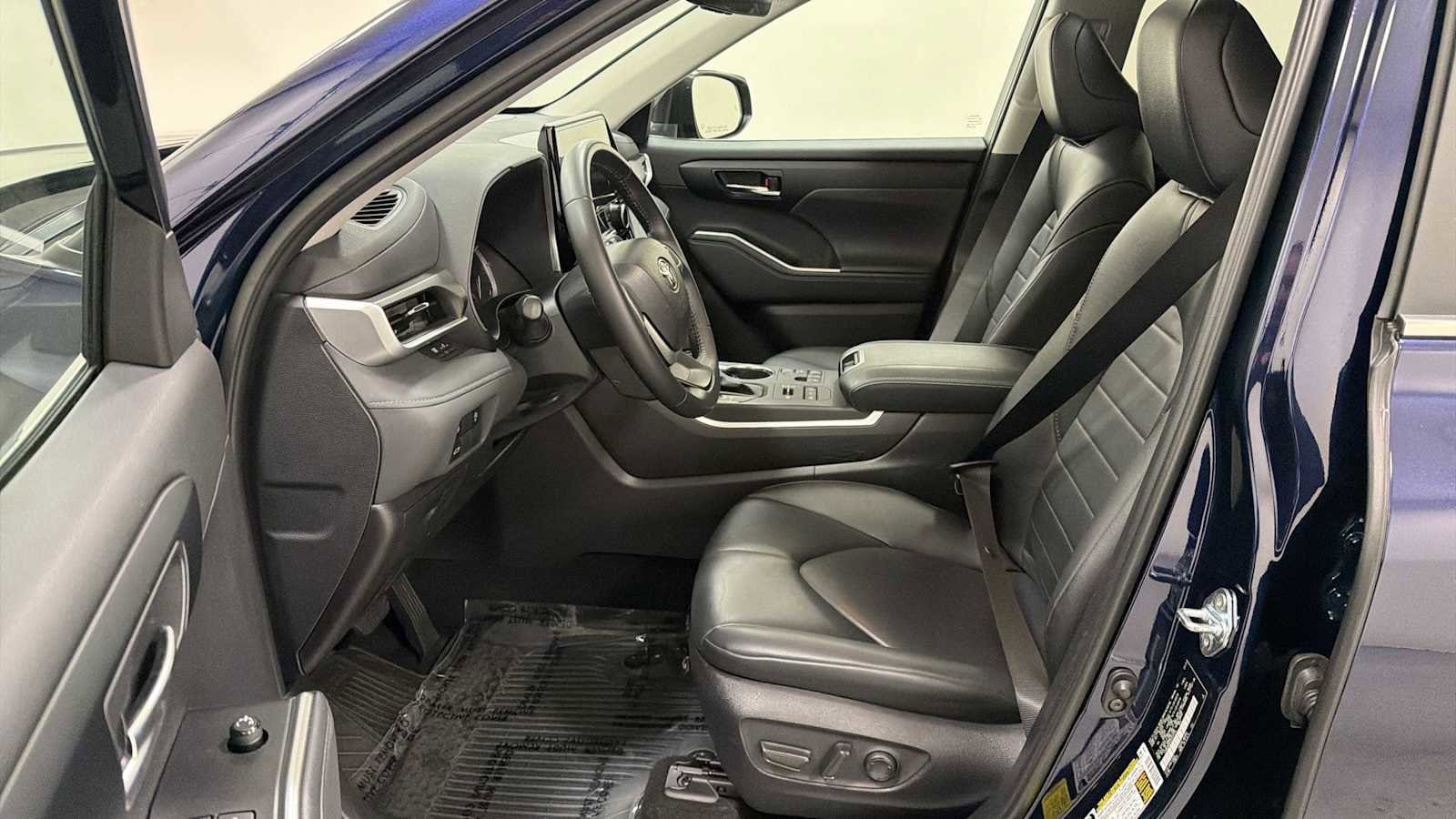 Thumbnail: 2024 Toyota Highlander - 13