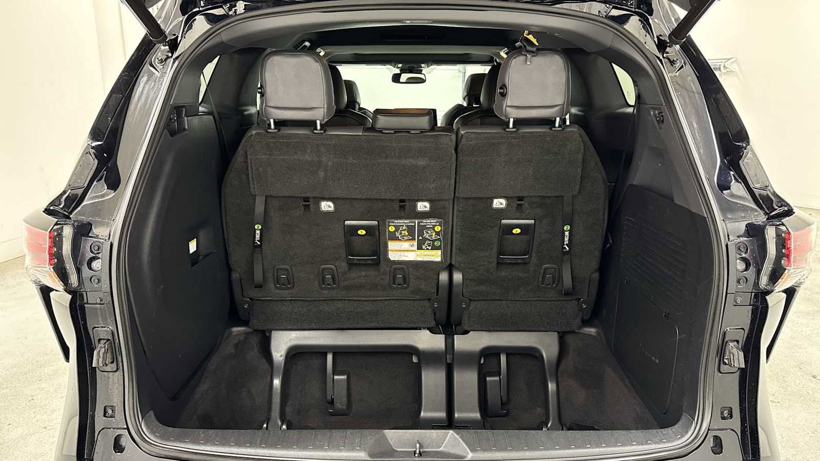 Thumbnail: 2021 Toyota Sienna - 29