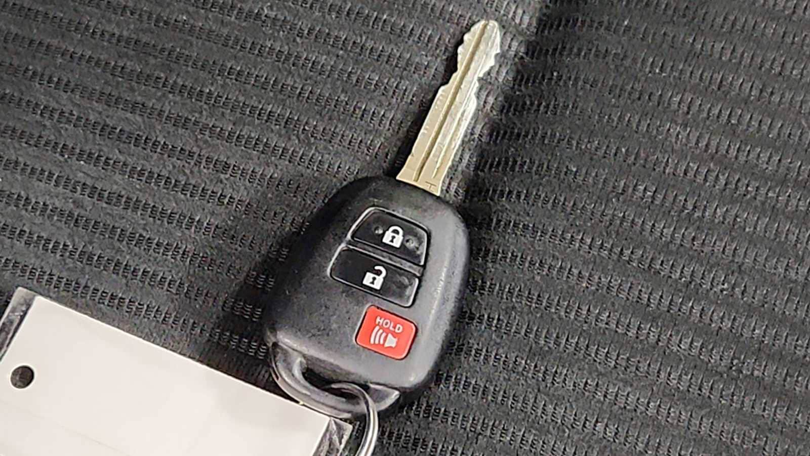 Thumbnail: 2017 Toyota RAV4 - 30