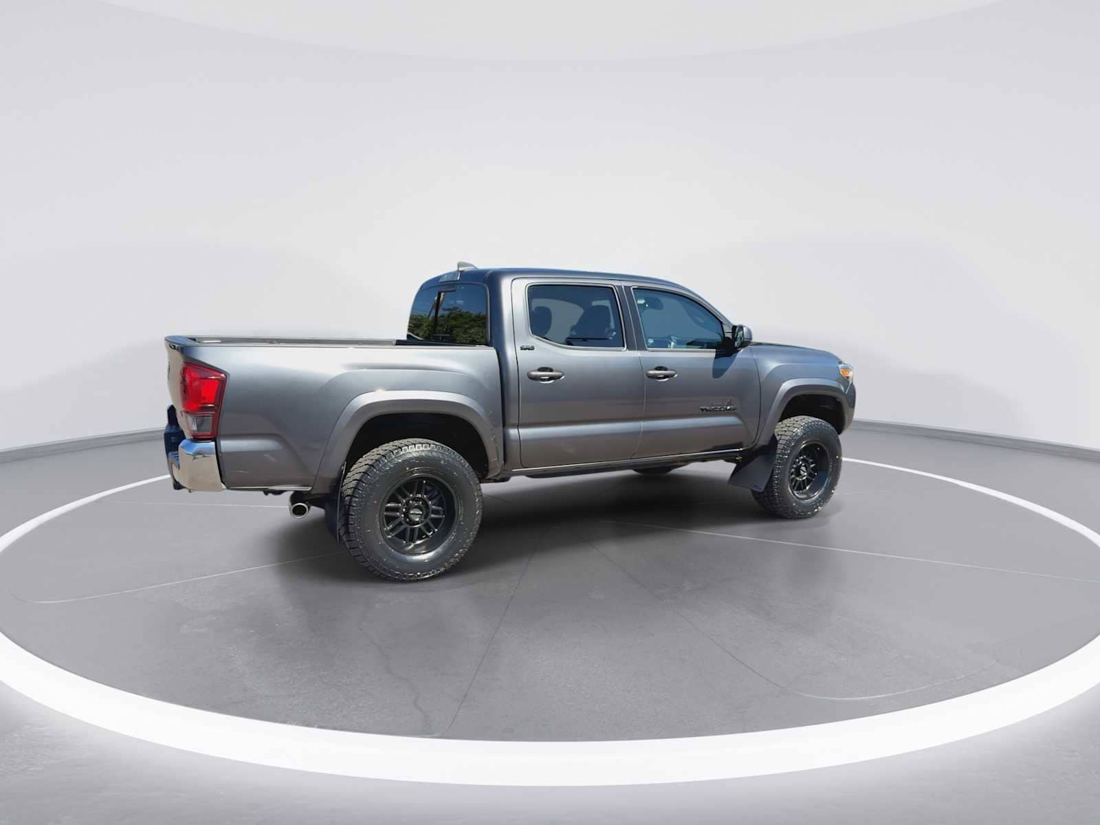 Thumbnail: 2021 Toyota Tacoma - 8