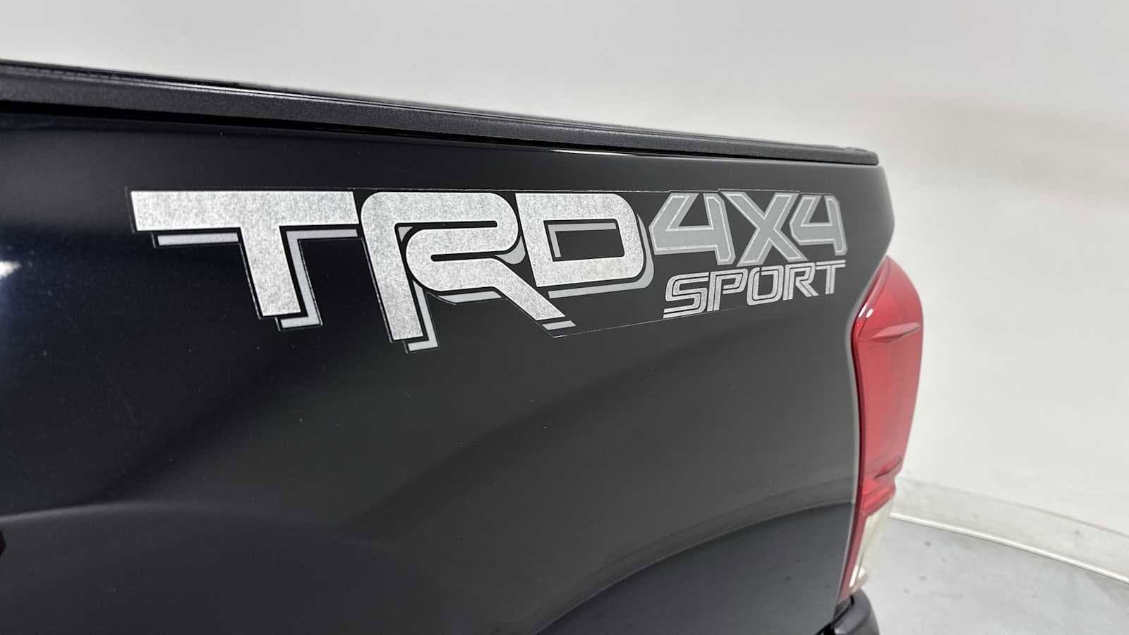 Thumbnail: 2018 Toyota Tacoma - 27