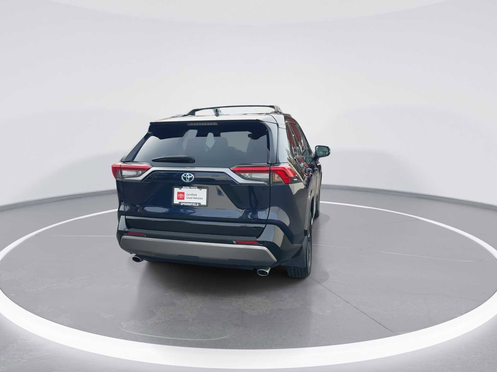 Thumbnail: 2021 Toyota RAV4 - 7