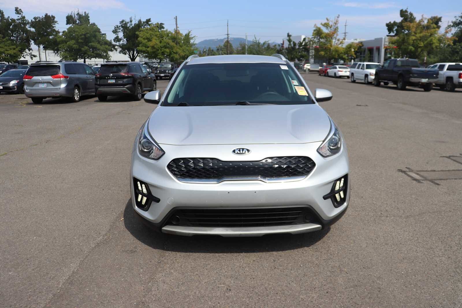 2020 Kia Niro LX photo 2