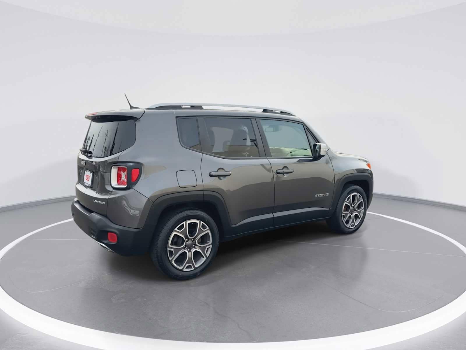 Thumbnail: 2016 Jeep Renegade - 8