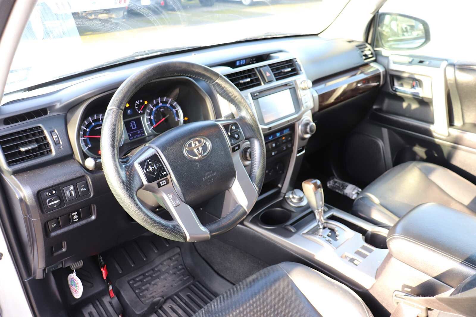 Thumbnail: 2015 Toyota 4Runner - 10