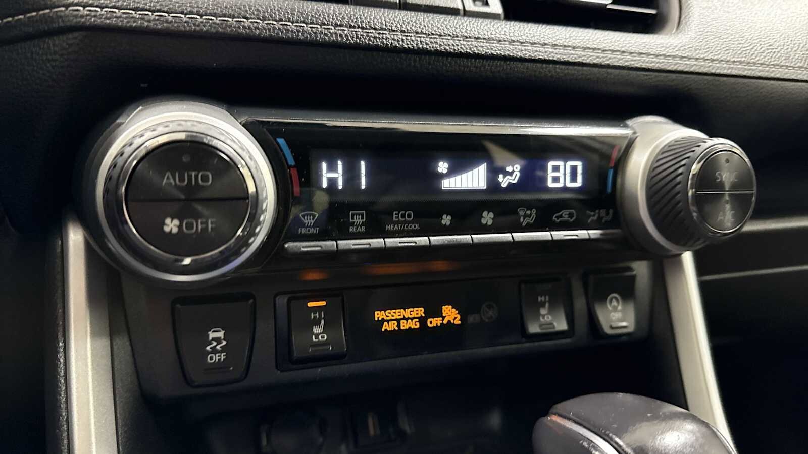 Thumbnail: 2020 Toyota RAV4 - 20