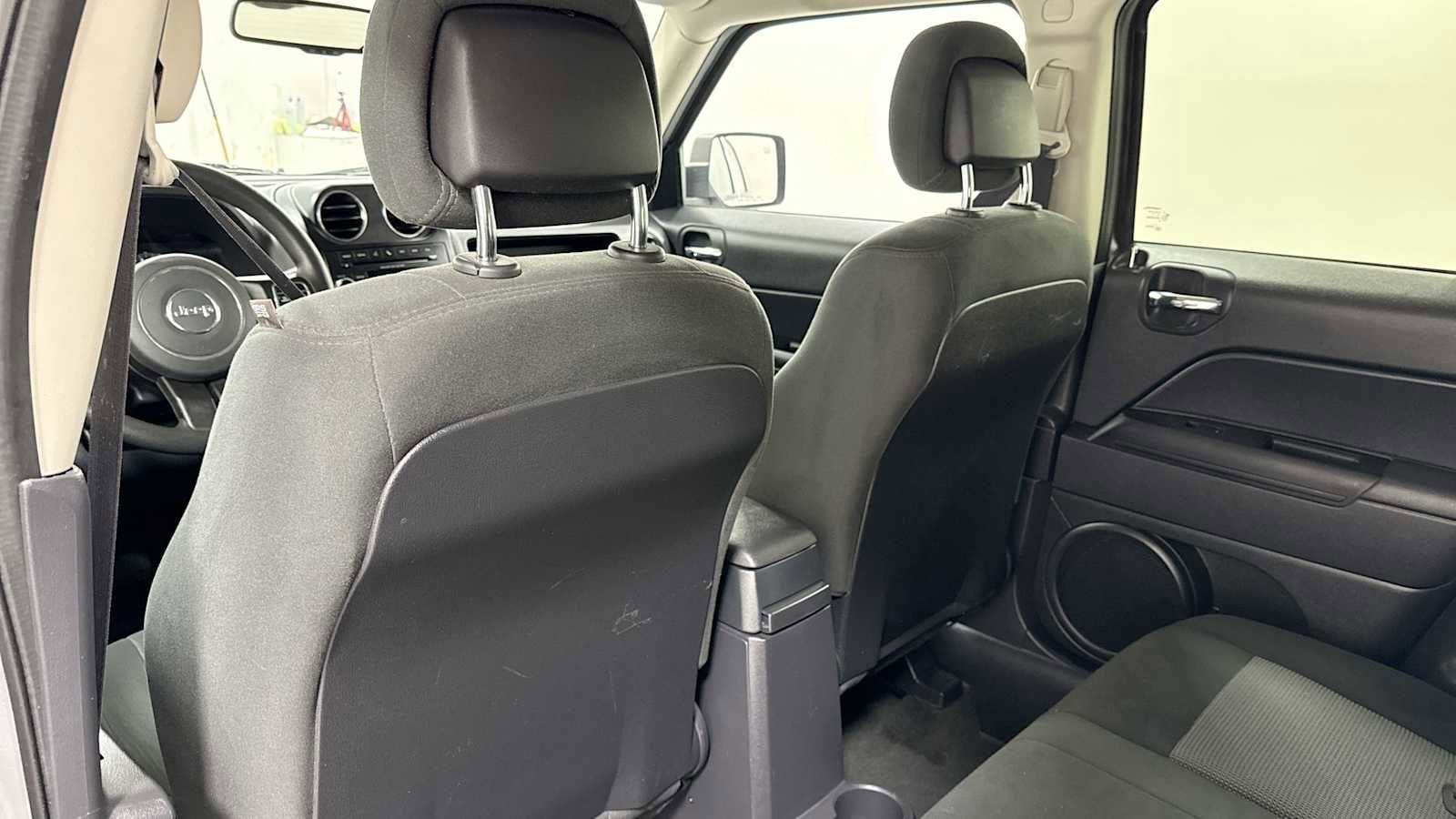 Thumbnail: 2016 Jeep Patriot - 23