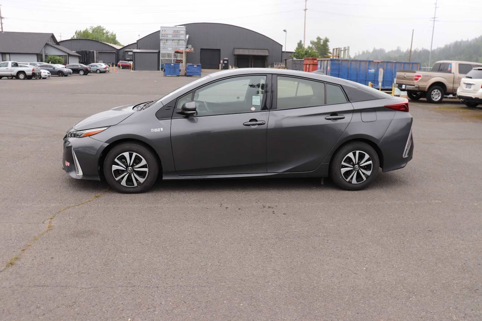 Thumbnail: 2017 Toyota Prius Prime - 8