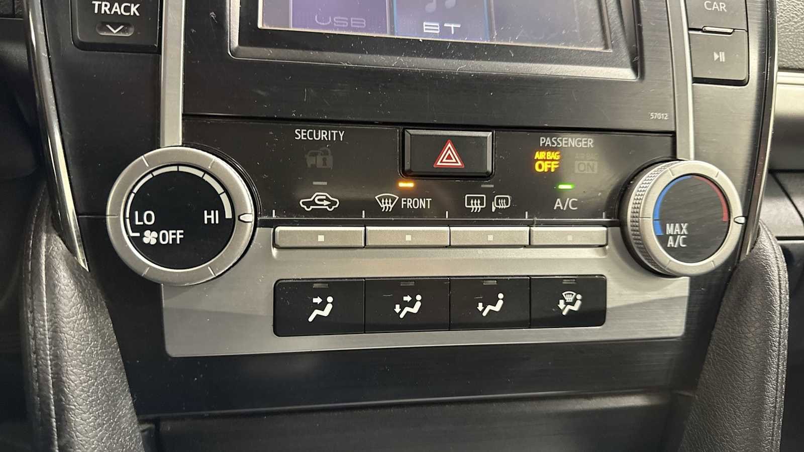 Thumbnail: 2012 Toyota Camry - 19