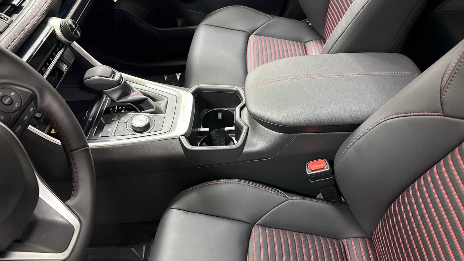 Thumbnail: 2025 Toyota RAV4 - 23