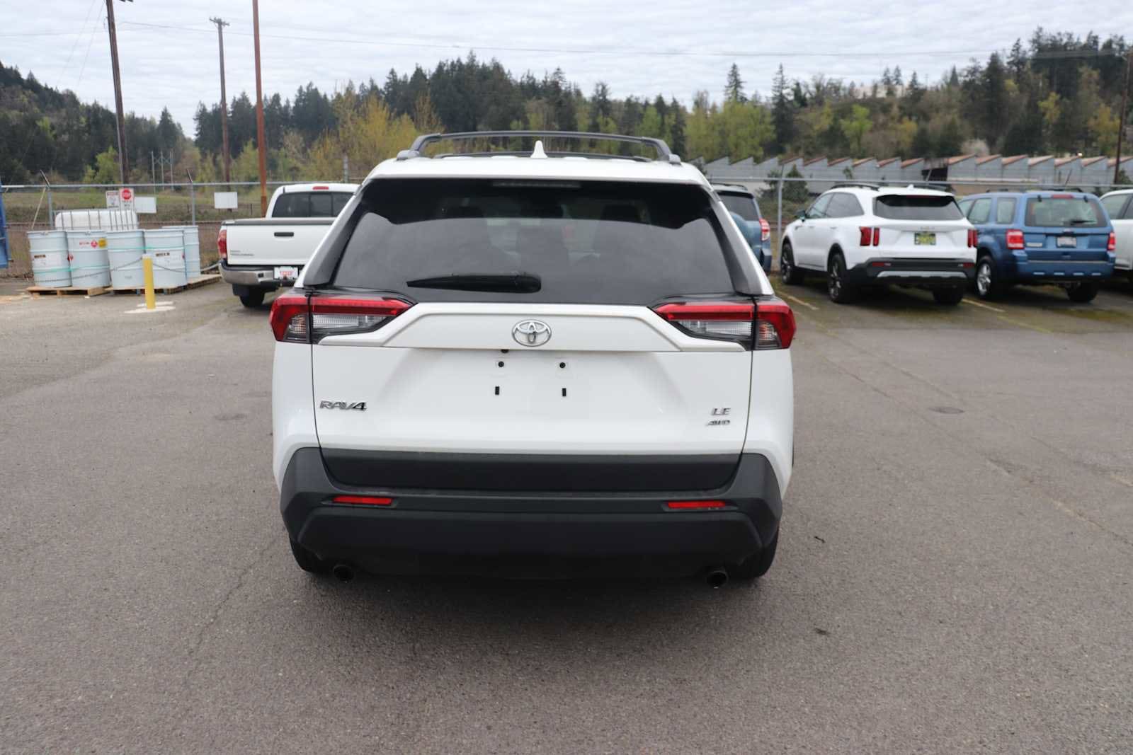 Thumbnail: 2020 Toyota RAV4 - 6