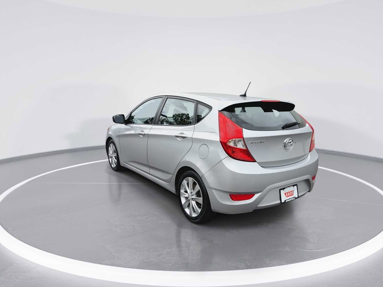 Thumbnail: 2012 Hyundai Accent - 6