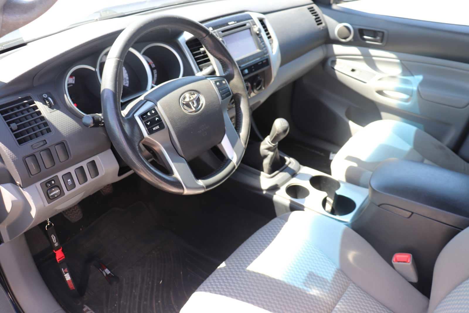 Thumbnail: 2013 Toyota Tacoma - 10
