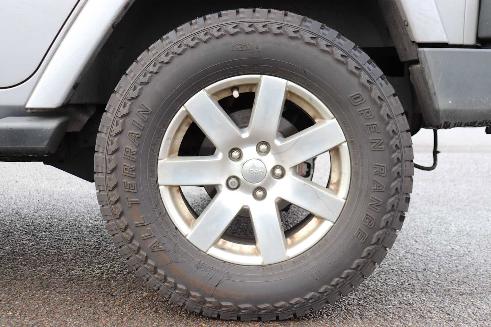 Thumbnail: 2016 Jeep Wrangler - 9