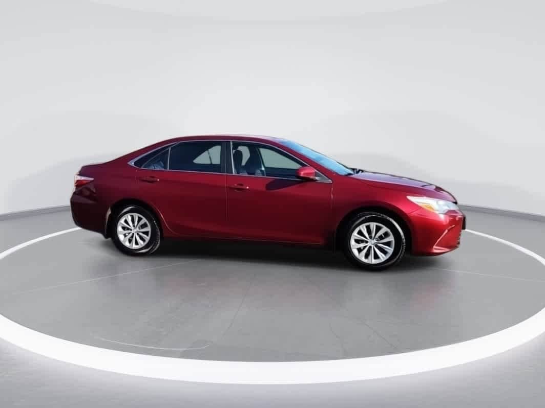 Thumbnail: 2016 Toyota Camry - 9