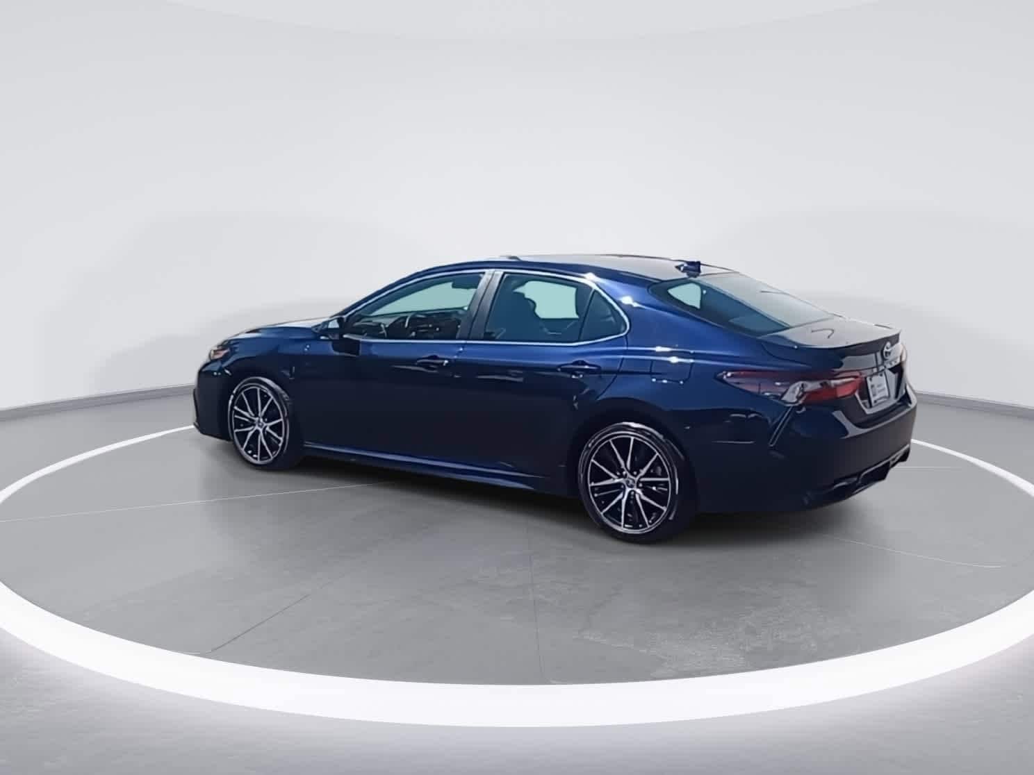 Thumbnail: 2022 Toyota Camry - 6