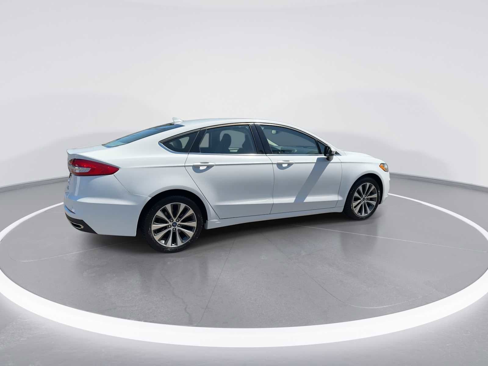 Thumbnail: 2020 Ford Fusion - 8