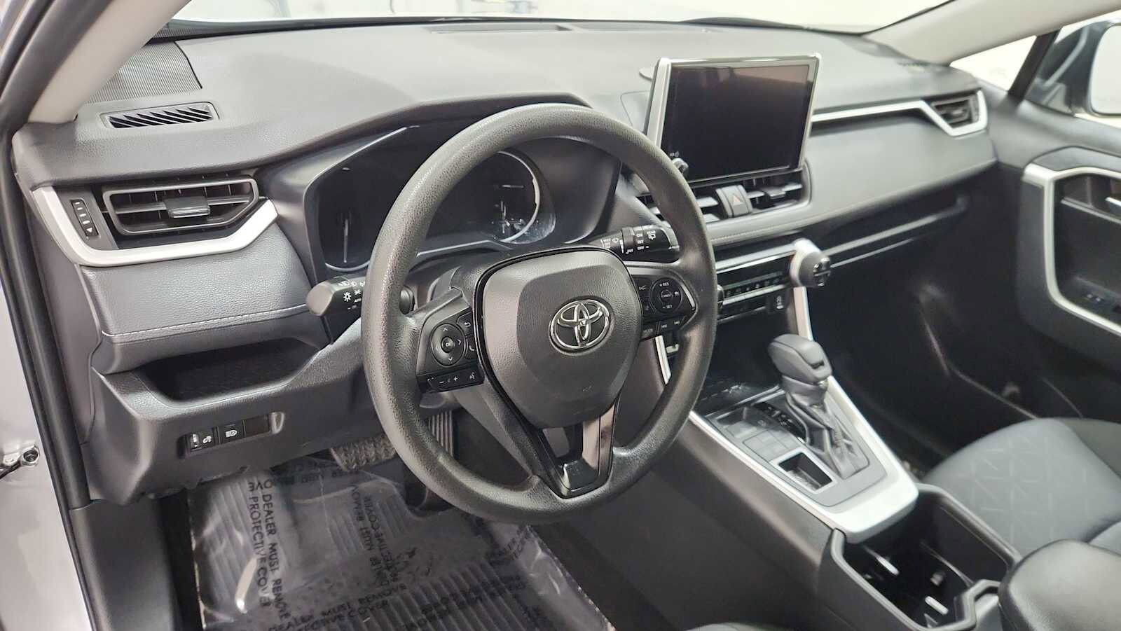 Thumbnail: 2025 Toyota RAV4 - 12