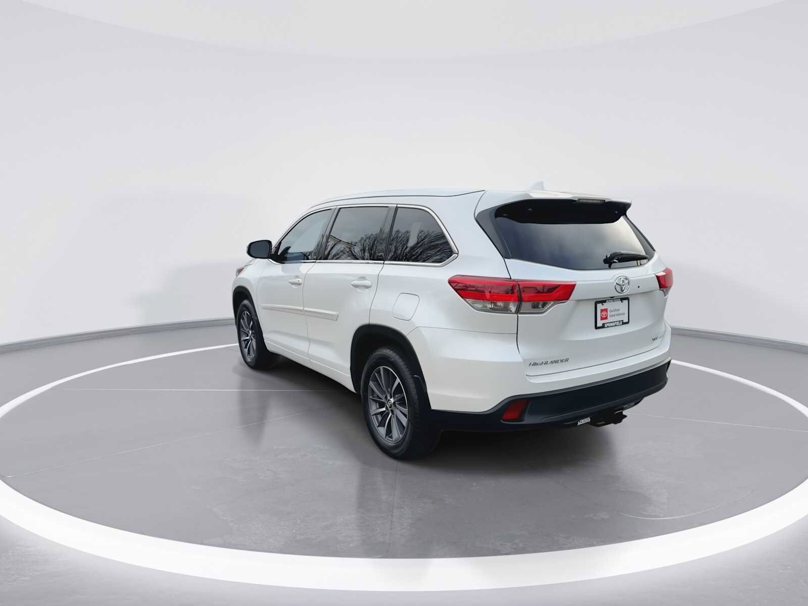 Thumbnail: 2017 Toyota Highlander - 6