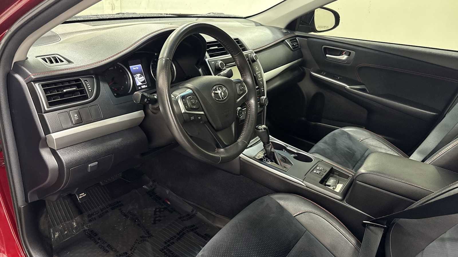 Thumbnail: 2017 Toyota Camry - 12