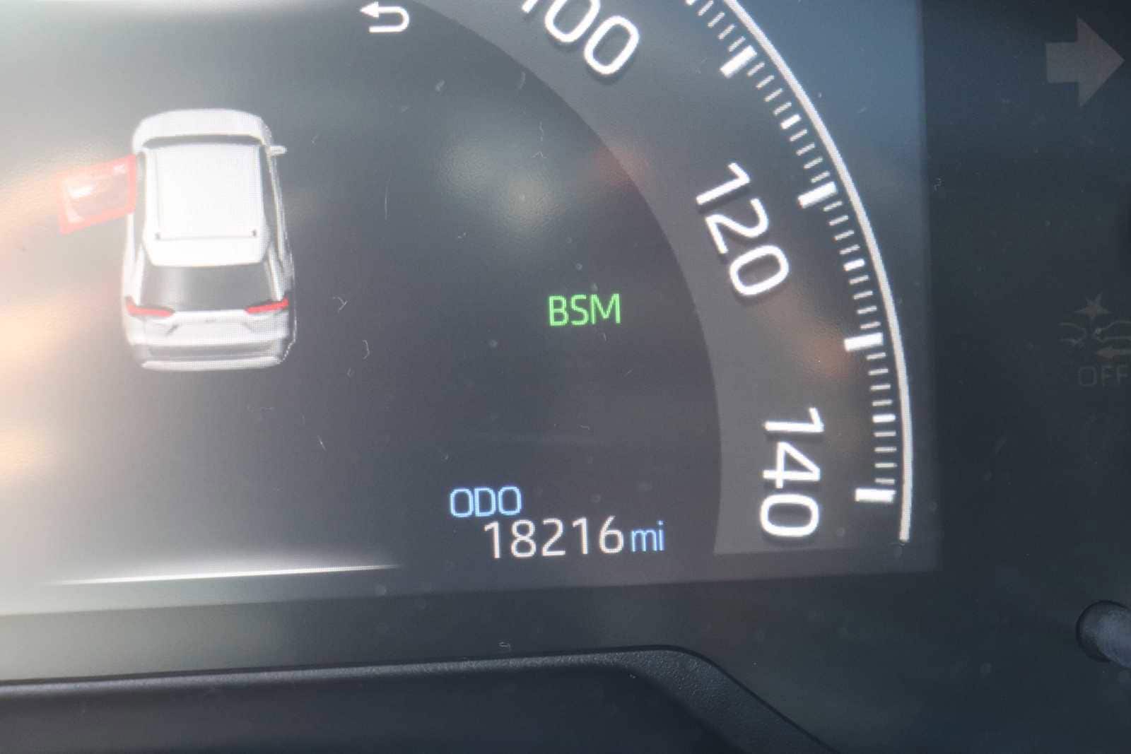 Thumbnail: 2020 Toyota RAV4 - 11