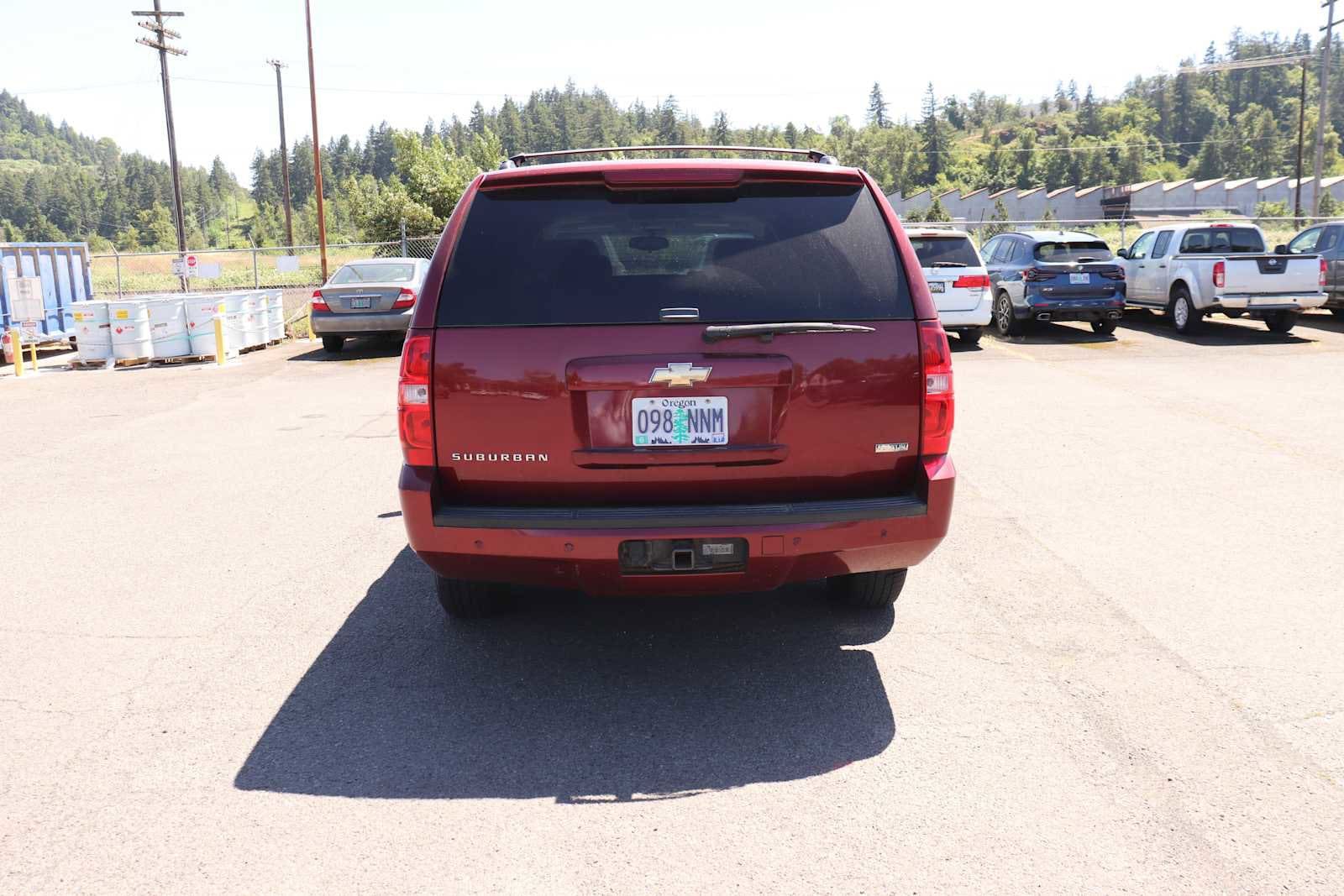 Thumbnail: 2010 Chevrolet Suburban - 6