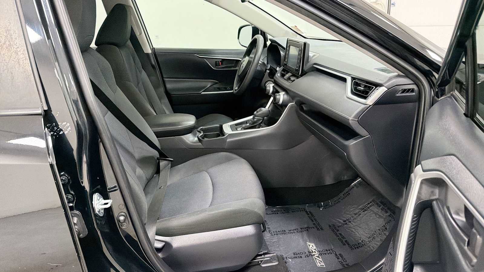 Thumbnail: 2019 Toyota RAV4 - 28
