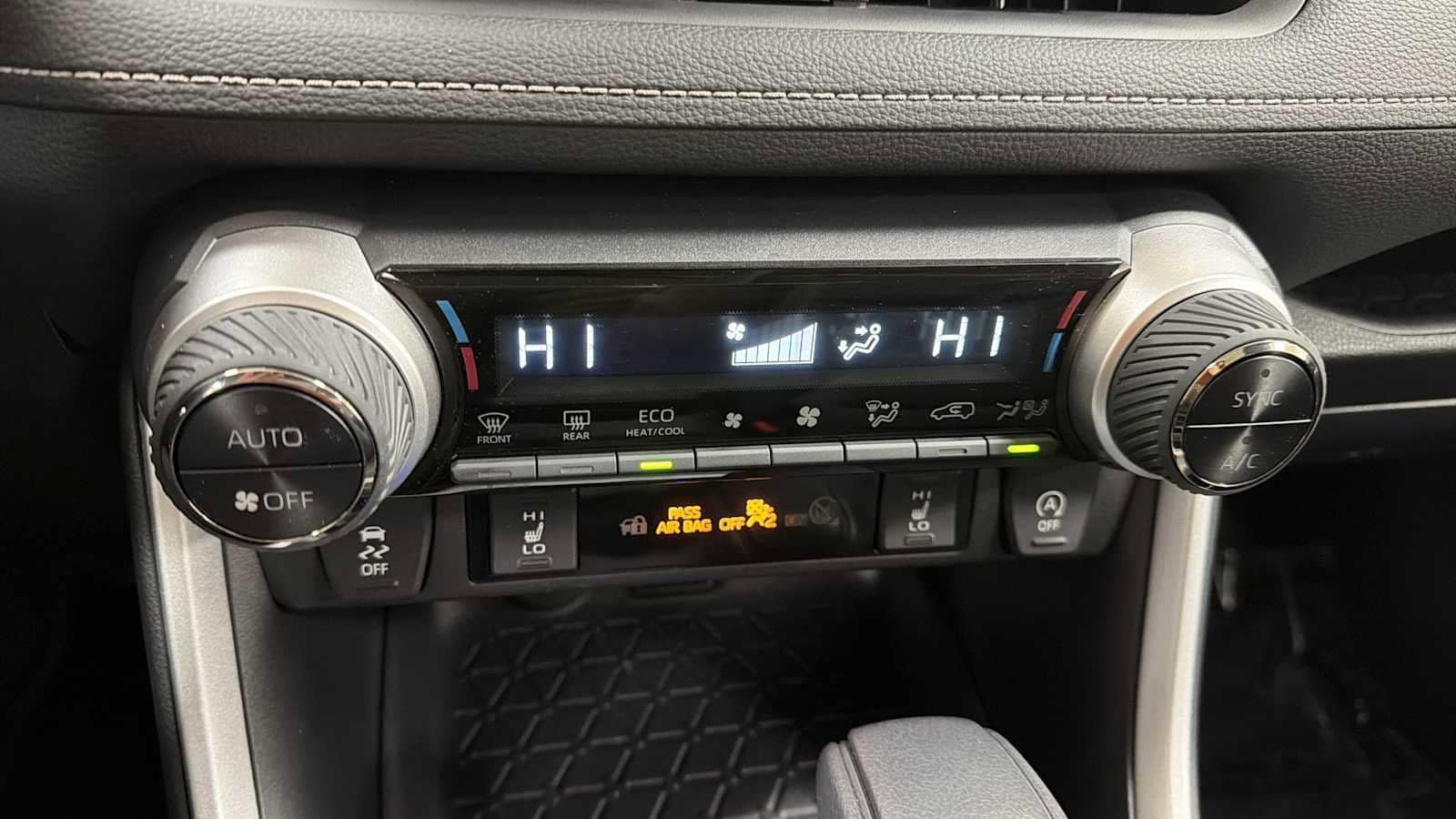 Thumbnail: 2025 Toyota RAV4 - 21