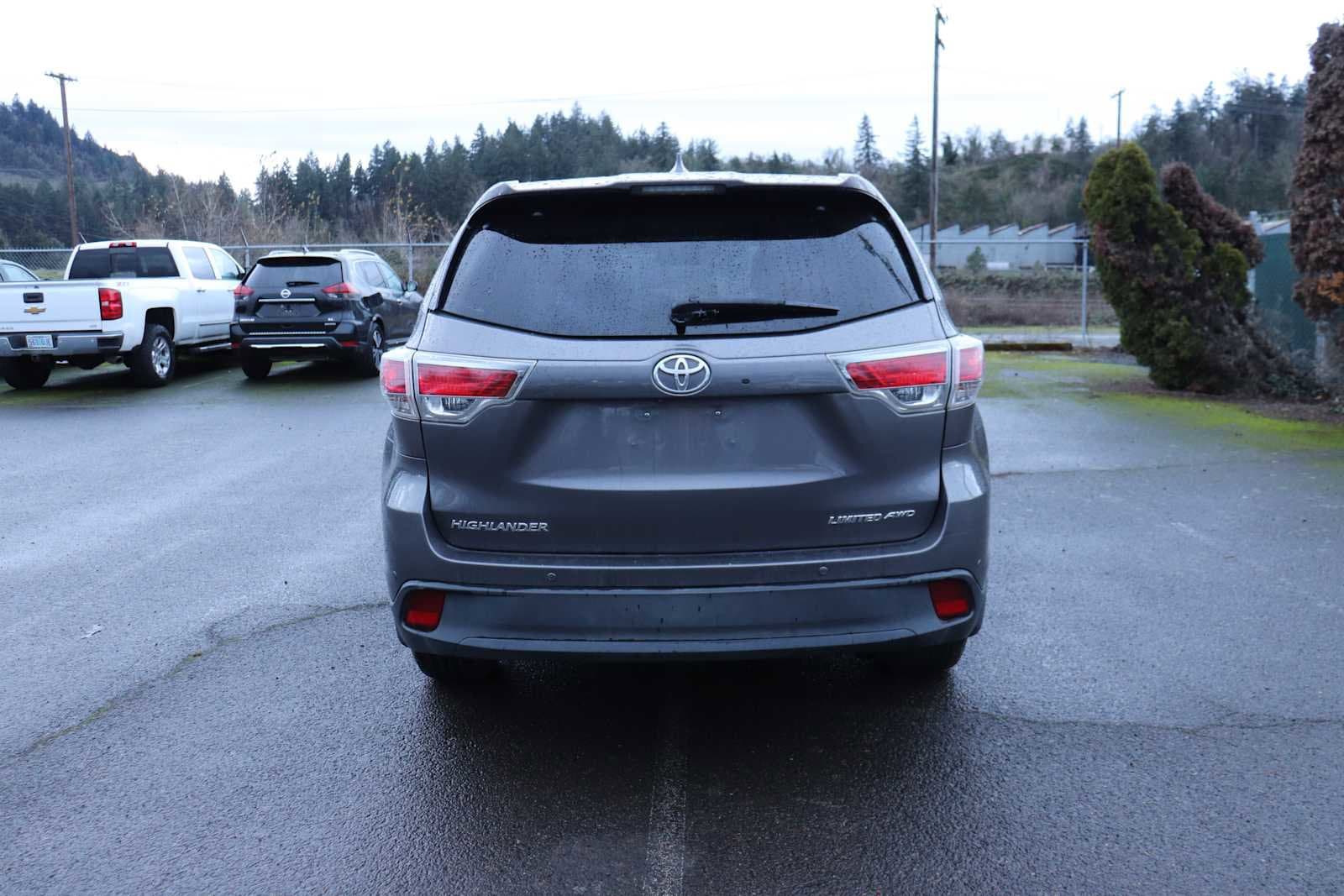 Thumbnail: 2015 Toyota Highlander - 6