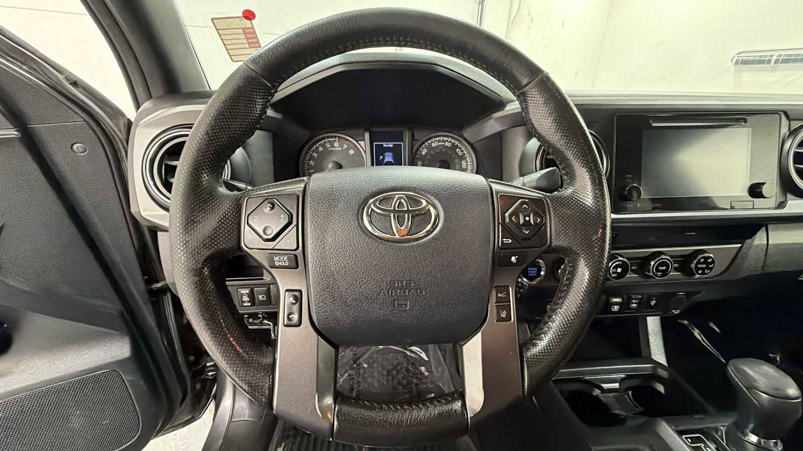 Thumbnail: 2018 Toyota Tacoma - 16