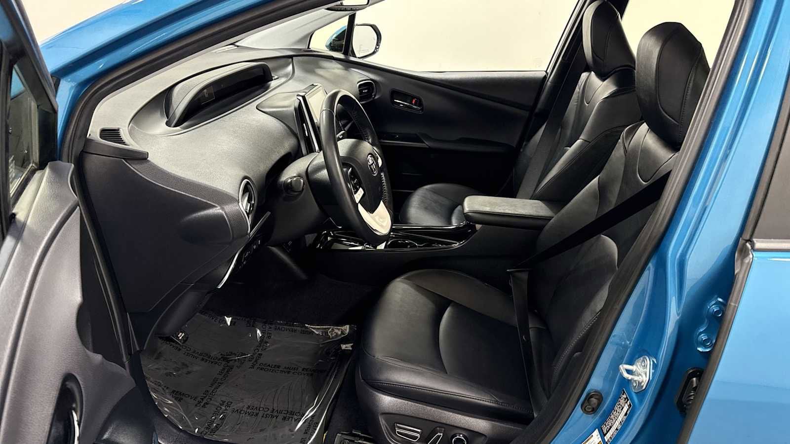 Thumbnail: 2017 Toyota Prius Prime - 13