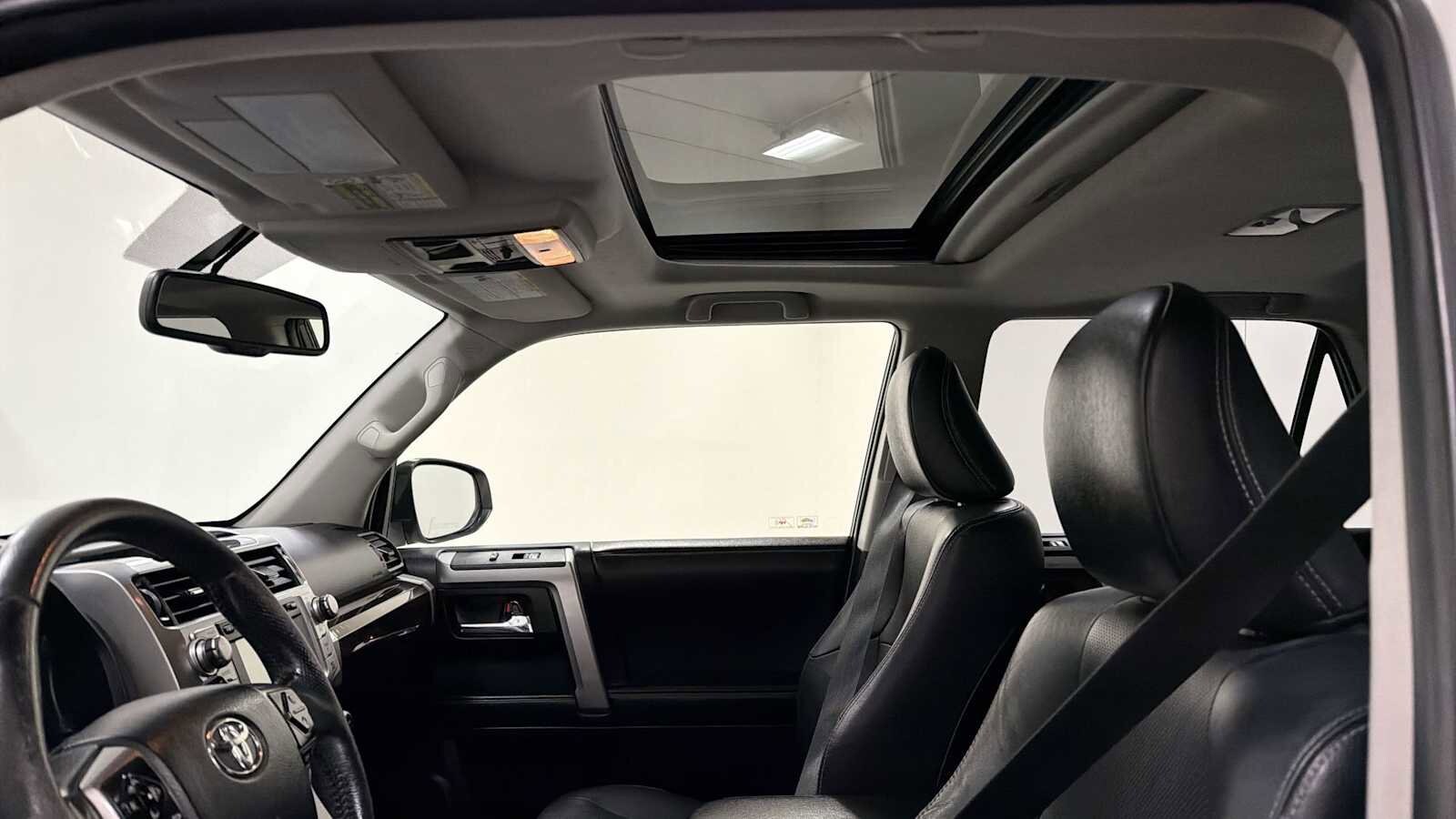 Thumbnail: 2015 Toyota 4Runner - 24