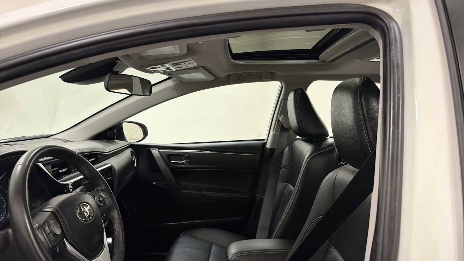 Thumbnail: 2018 Toyota Corolla - 24