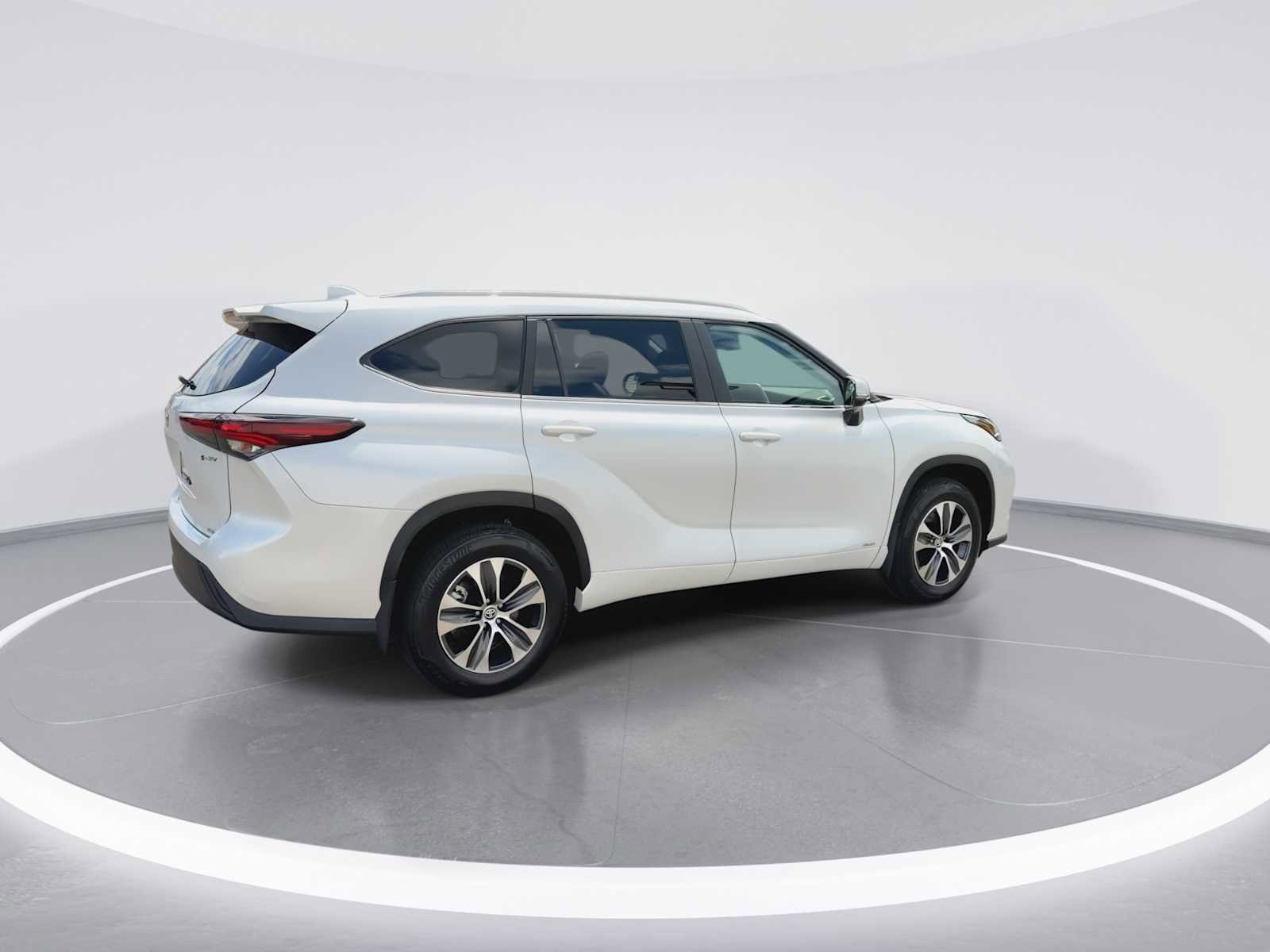 Thumbnail: 2026 Toyota Highlander - 8