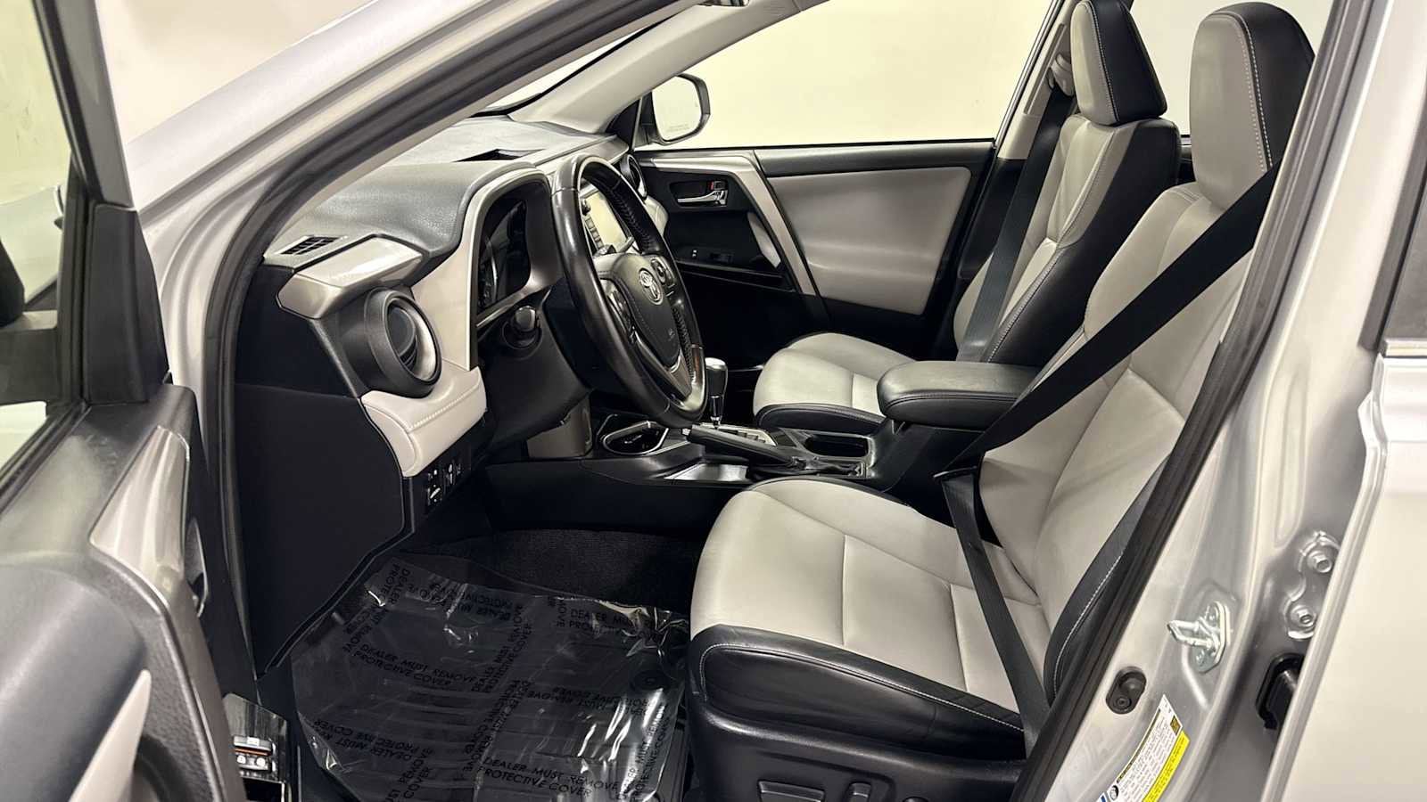 Thumbnail: 2016 Toyota RAV4 - 13