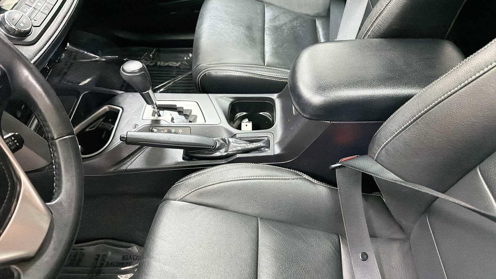 Thumbnail: 2017 Toyota RAV4 - 22