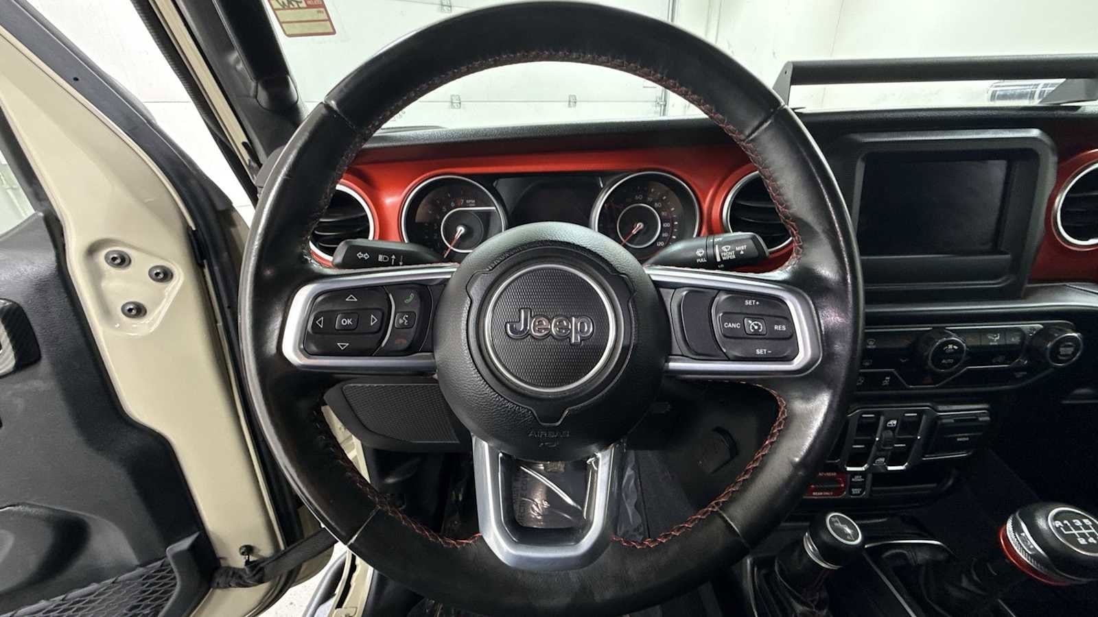 Thumbnail: 2020 Jeep Gladiator - 16