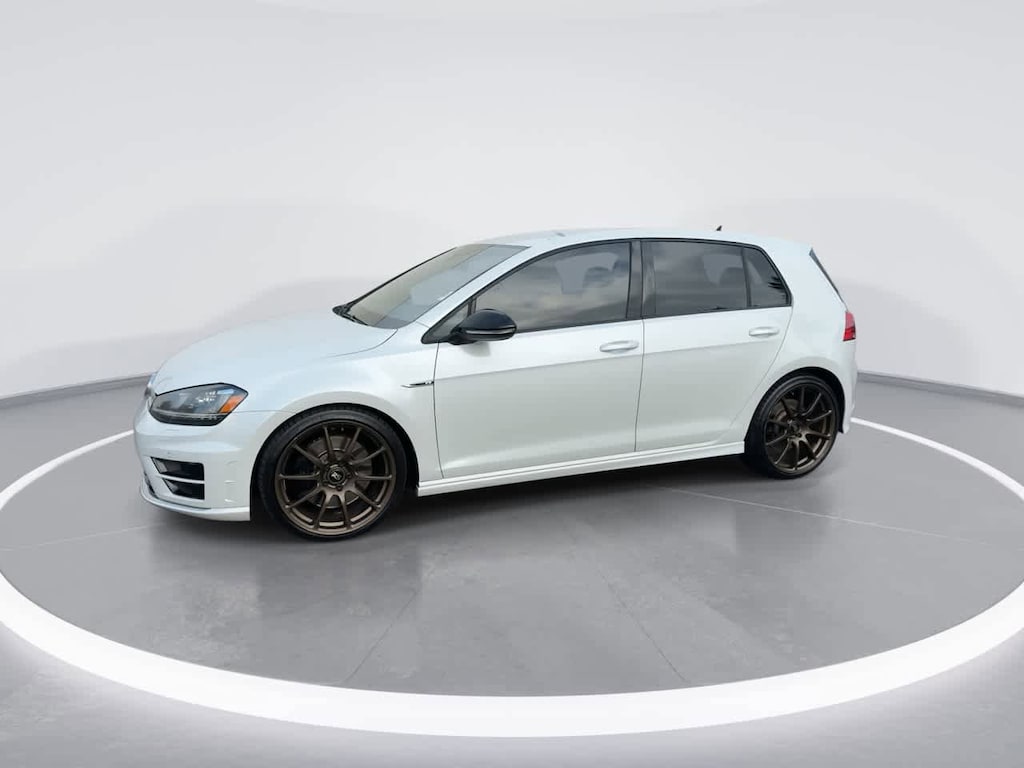 Used 2017 Volkswagen Golf R 4-Door w/DCC & Navigation (M6) Hatchback