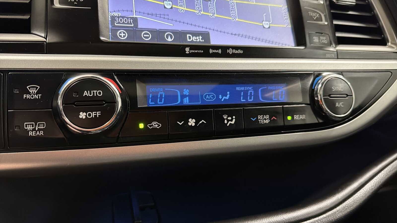 Thumbnail: 2017 Toyota Highlander - 21