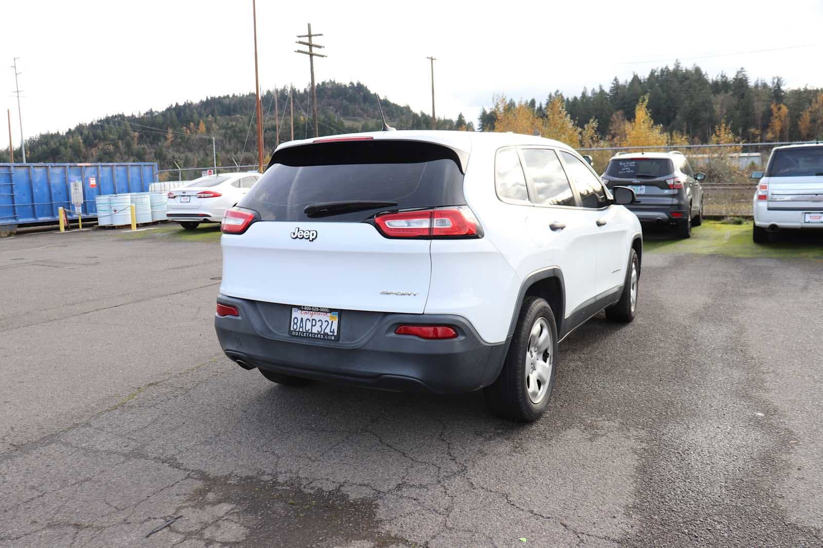 Thumbnail: 2017 Jeep Cherokee - 5