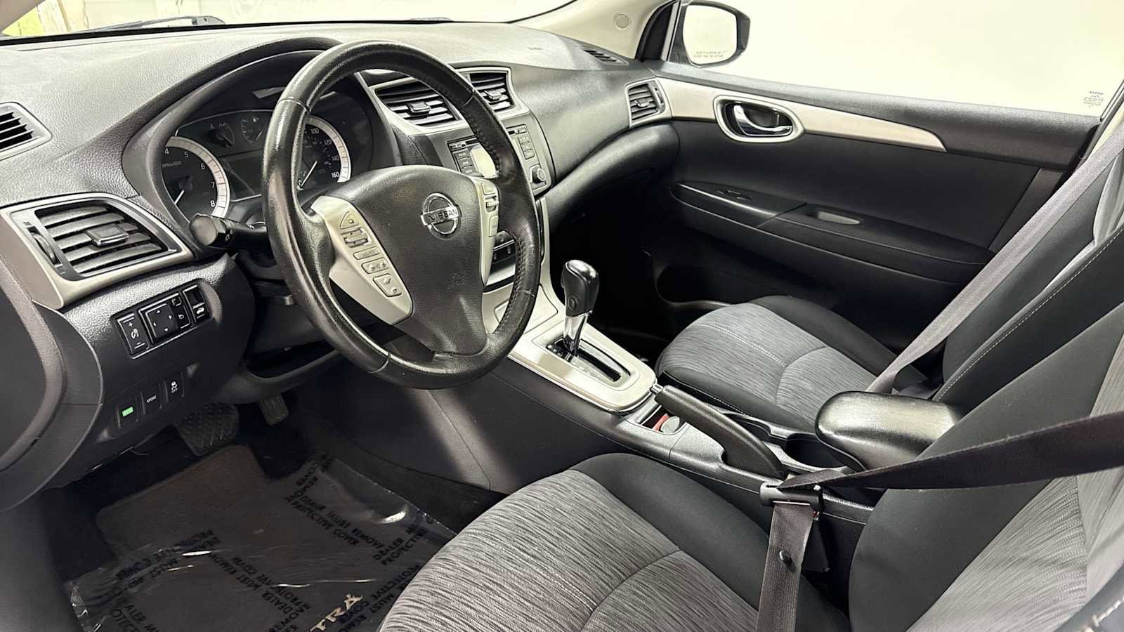 Thumbnail: 2015 Nissan Sentra - 12