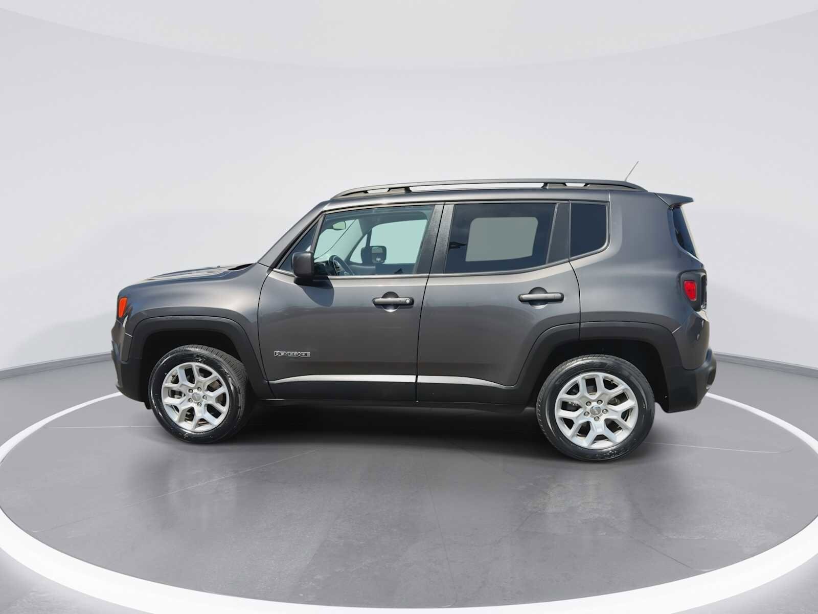 Thumbnail: 2017 Jeep Renegade - 5