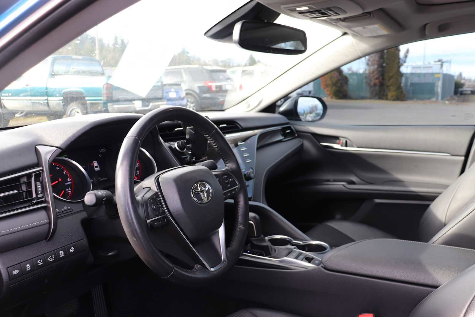 Thumbnail: 2020 Toyota Camry - 10