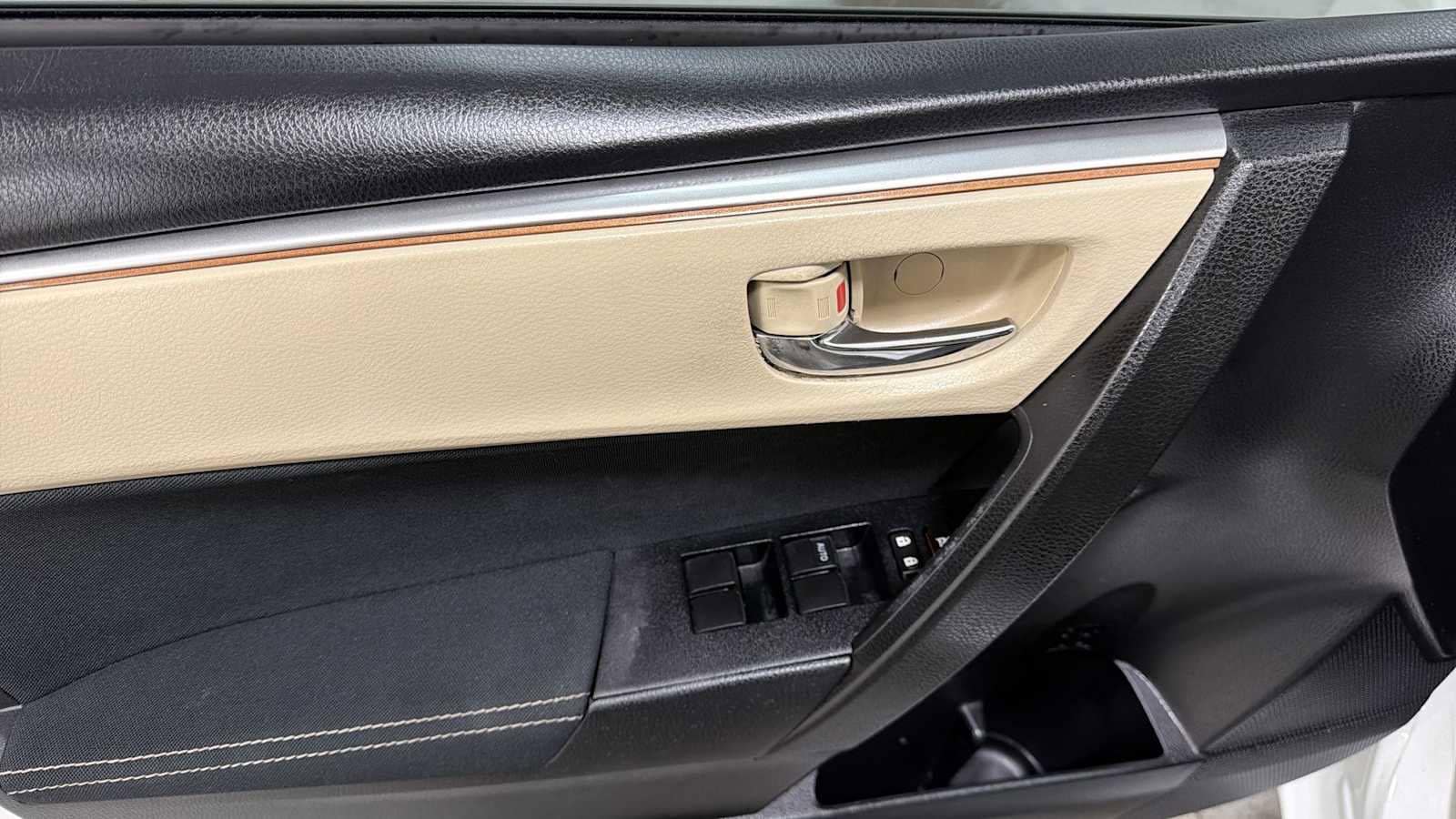 Thumbnail: 2014 Toyota Corolla - 15