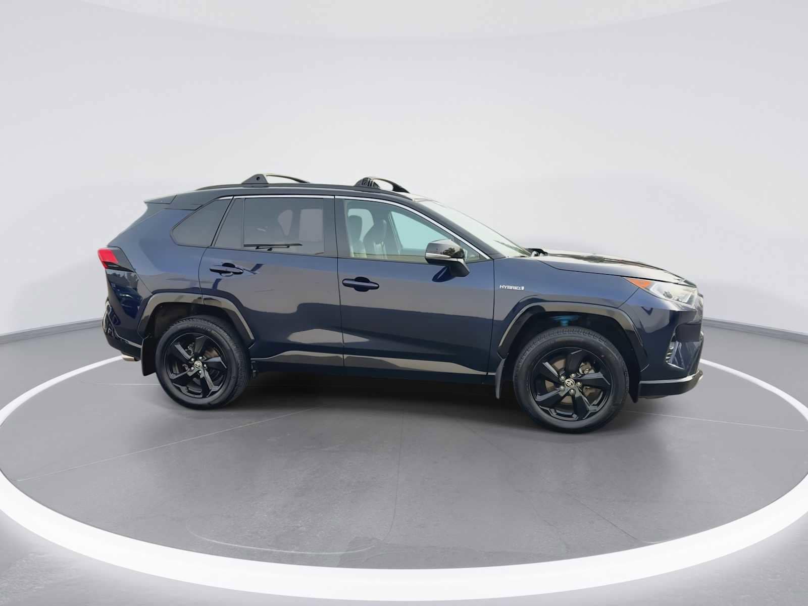 Thumbnail: 2021 Toyota RAV4 - 9