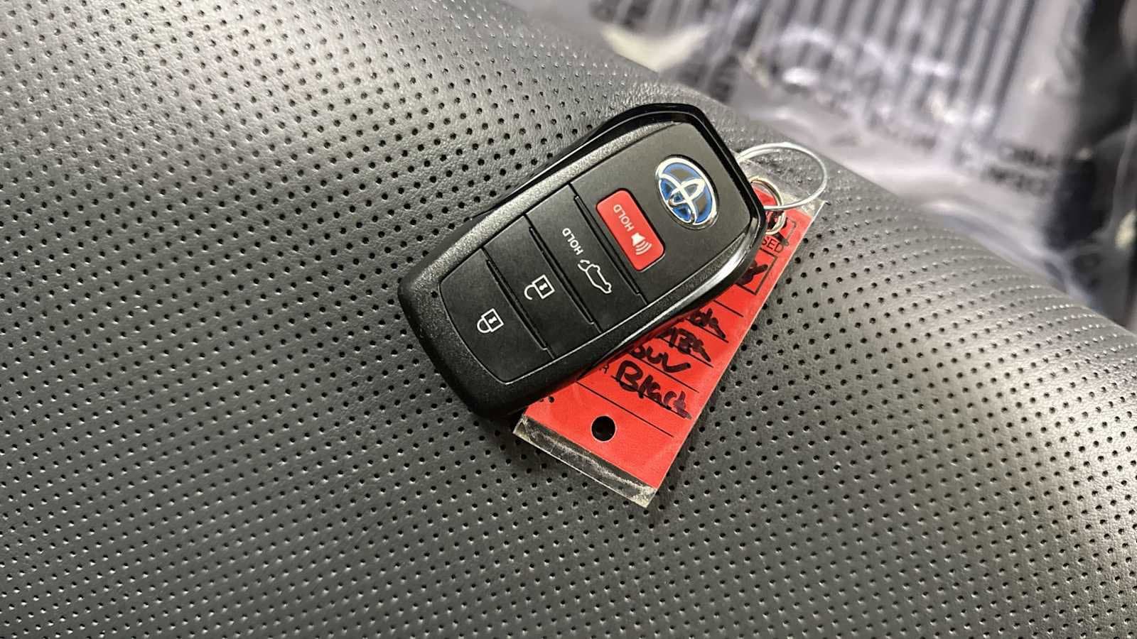 Thumbnail: 2022 Toyota Venza - 31