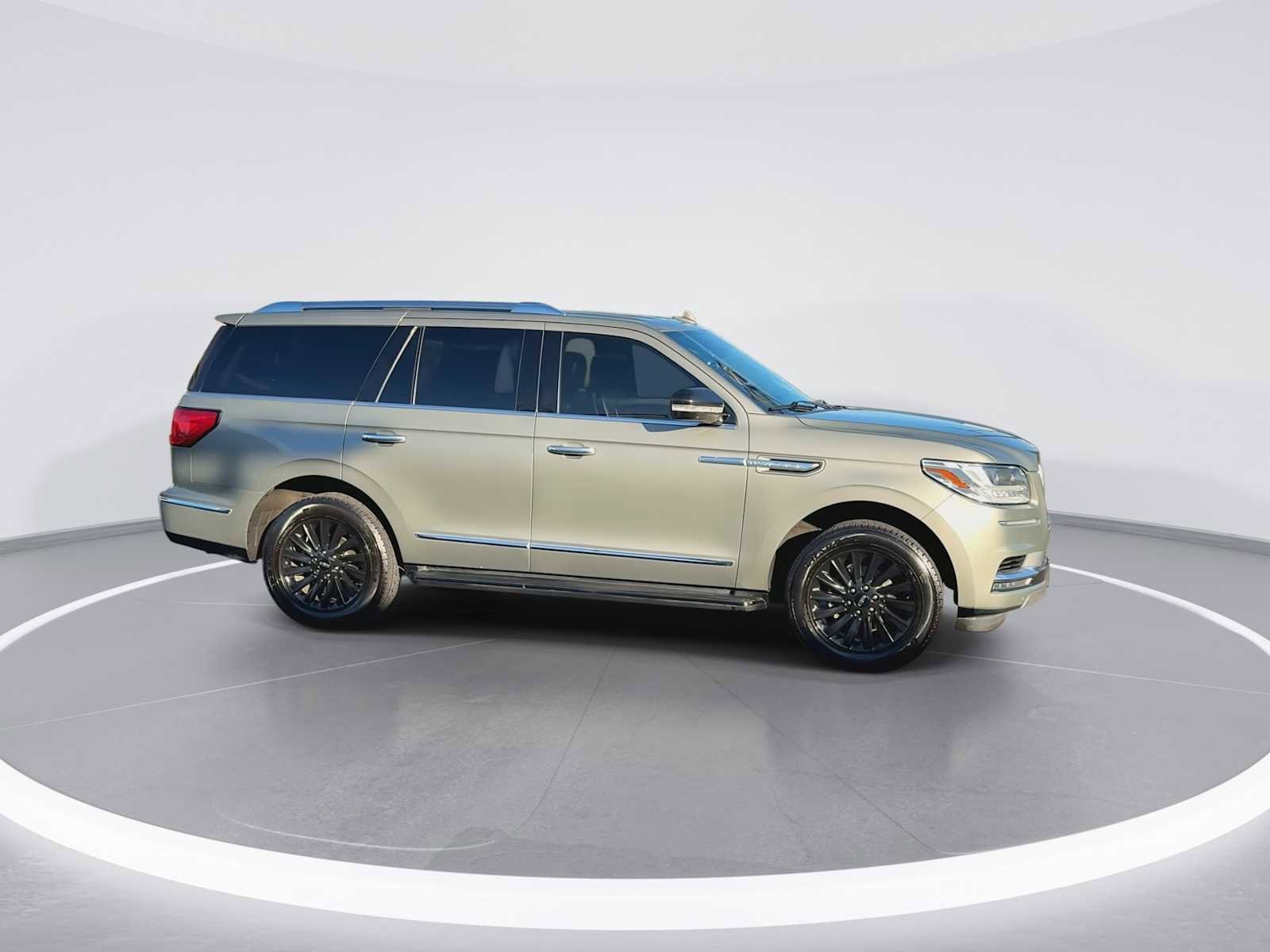 Thumbnail: 2019 Lincoln Navigator - 9